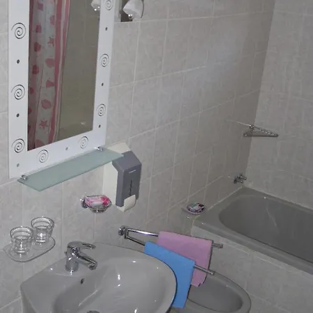 Below The Stars شقة روفينج