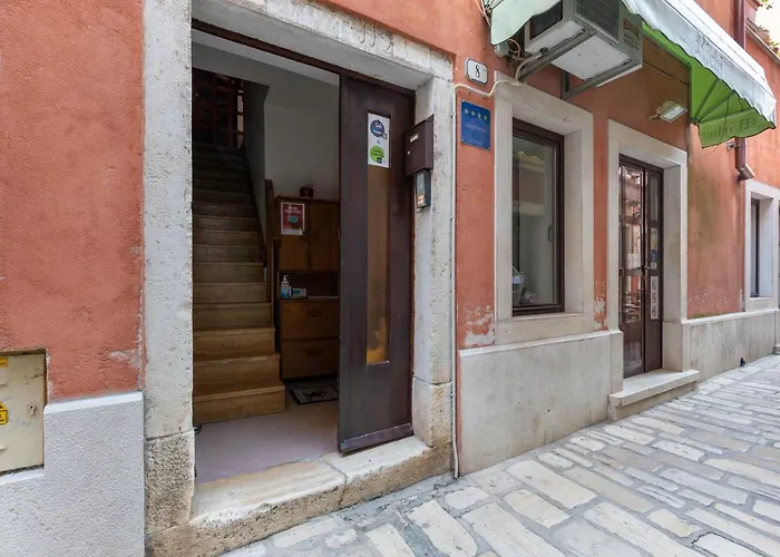 Below The Stars Διαμέρισμα