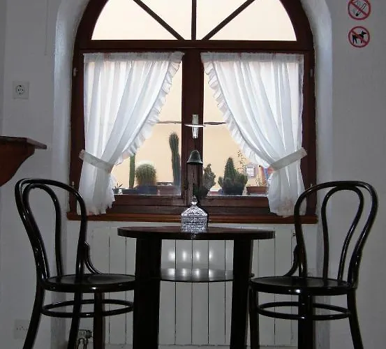 Below The Stars Διαμέρισμα Ρόβινι